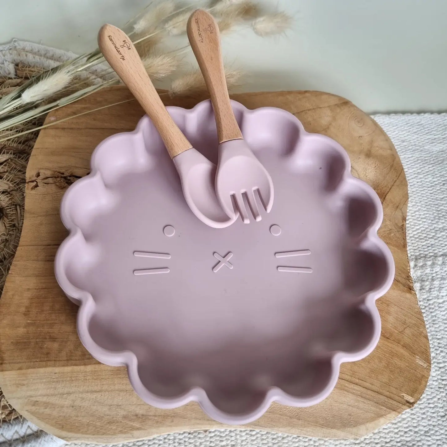 Lion suction cup plate + fork and spoon set – Pink 