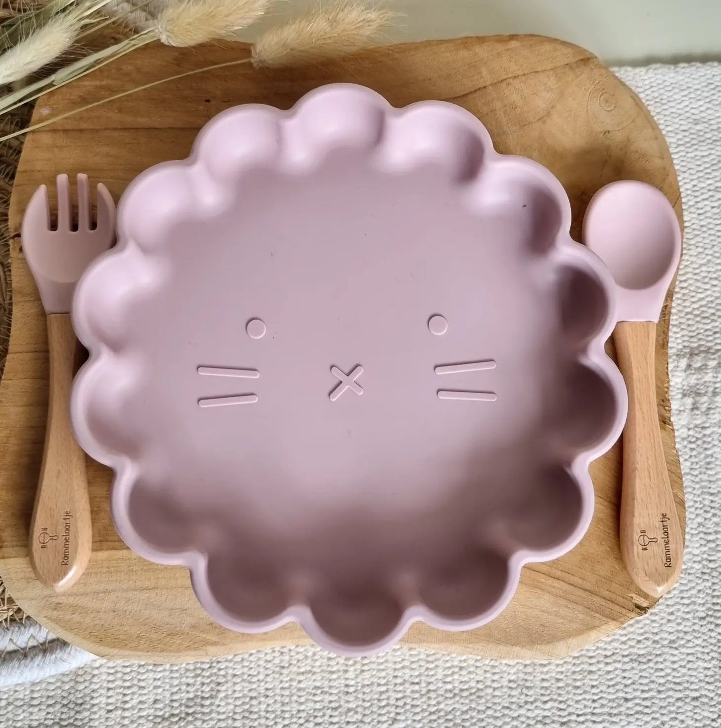 Lion suction cup plate + fork and spoon set – Pink 